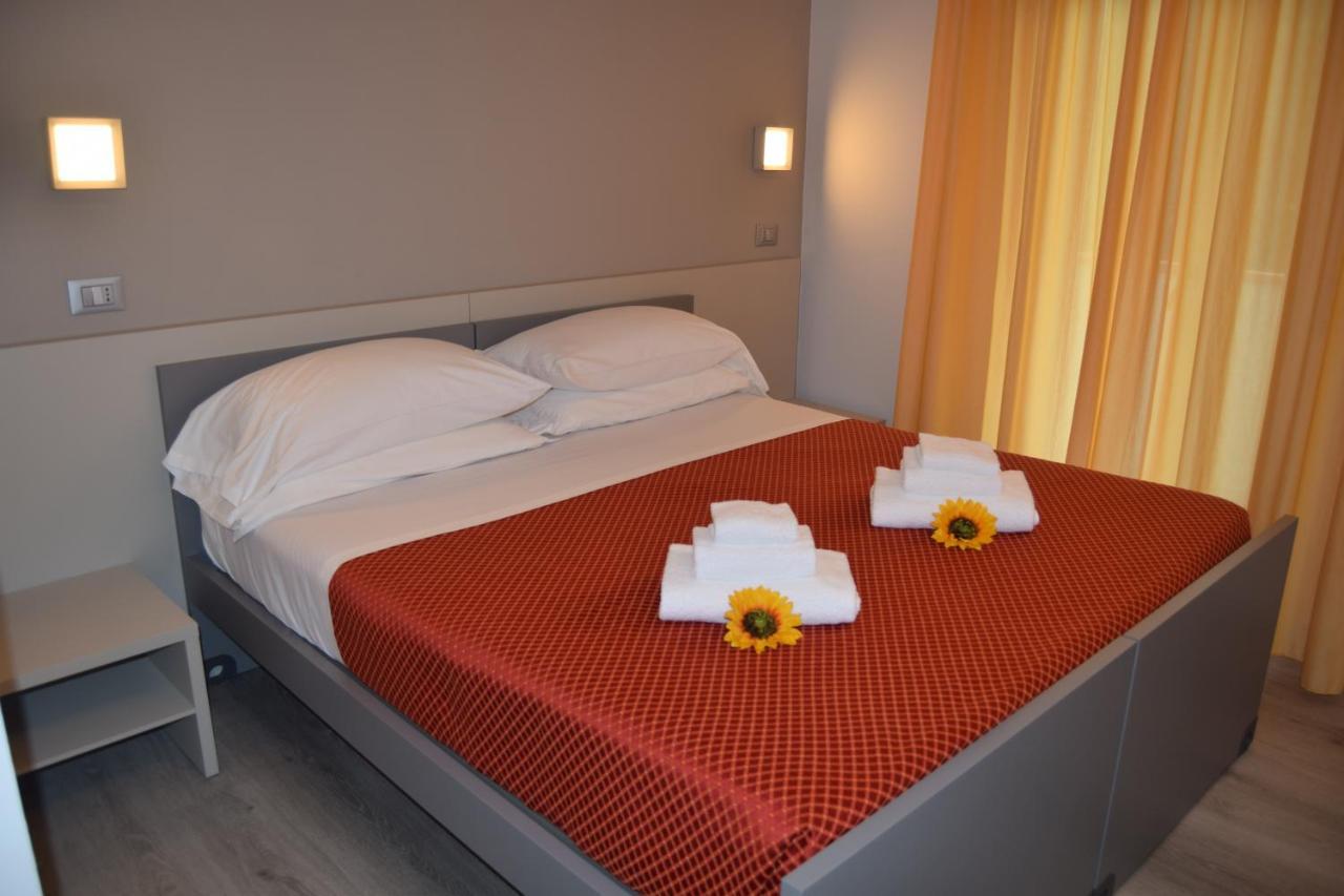 Aparthotel Orchidea Marina Tirrenia Exterior foto