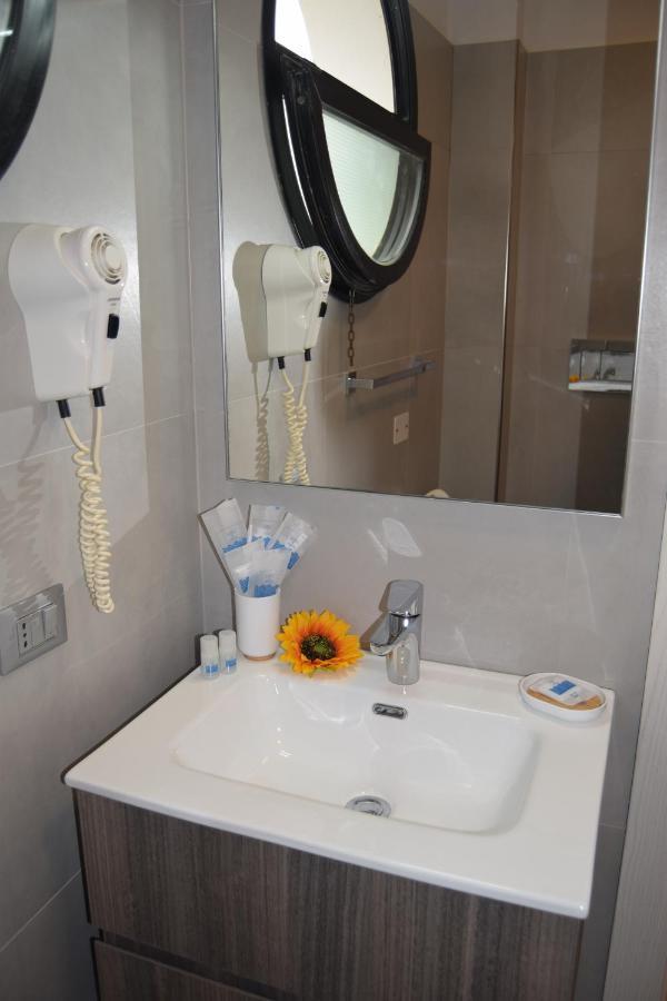 Aparthotel Orchidea Marina Tirrenia Exterior foto