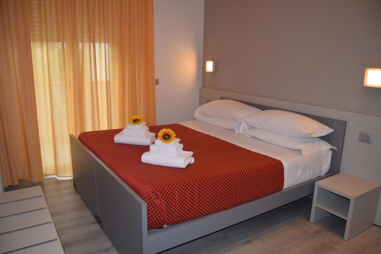 Aparthotel Orchidea Marina Tirrenia Exterior foto