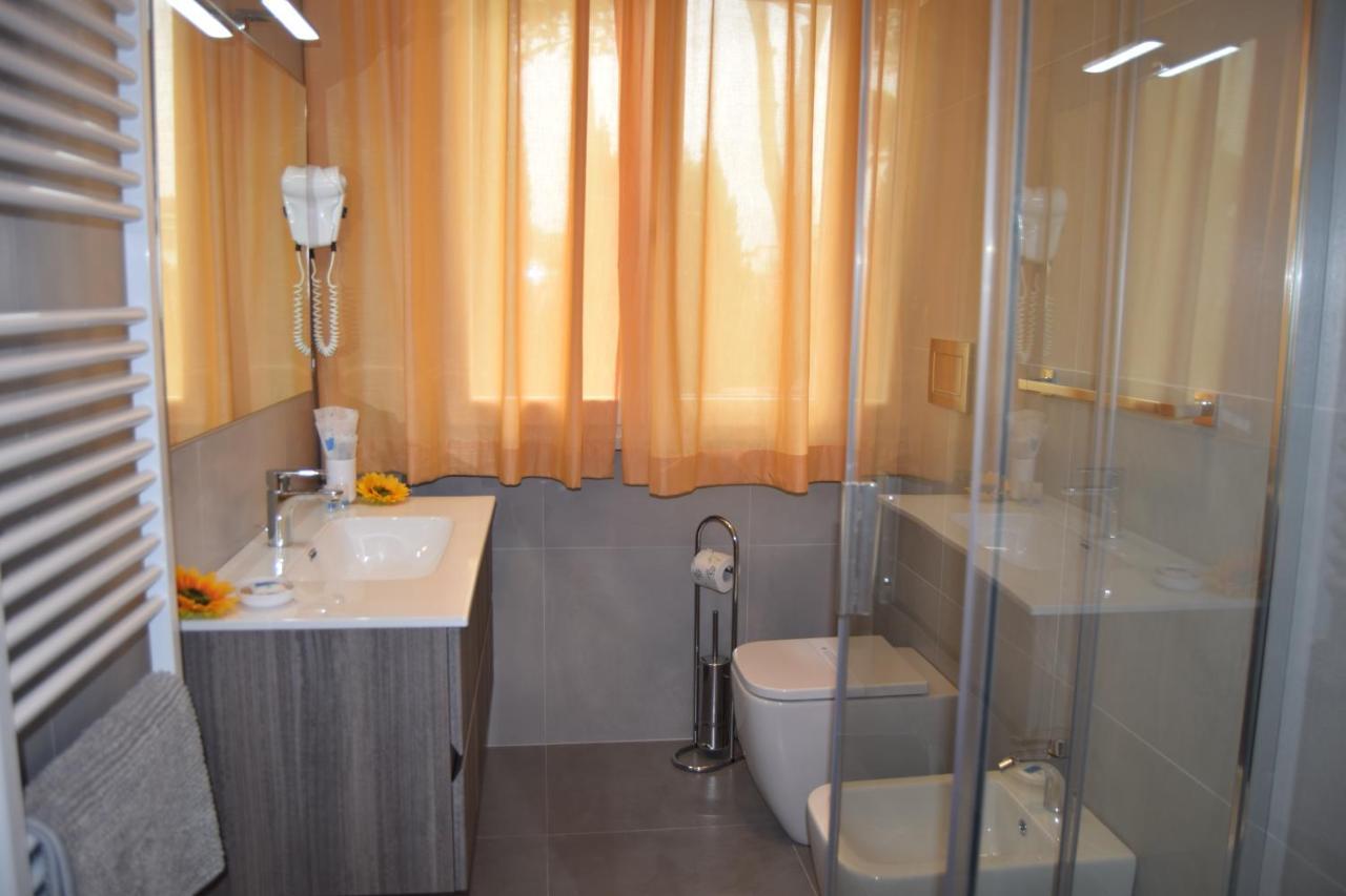 Aparthotel Orchidea Marina Tirrenia Exterior foto