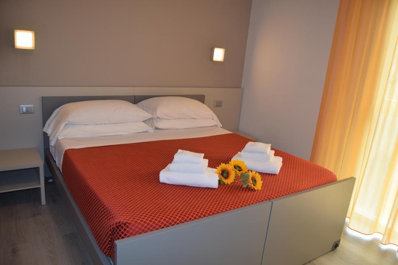 Aparthotel Orchidea Marina Tirrenia Exterior foto