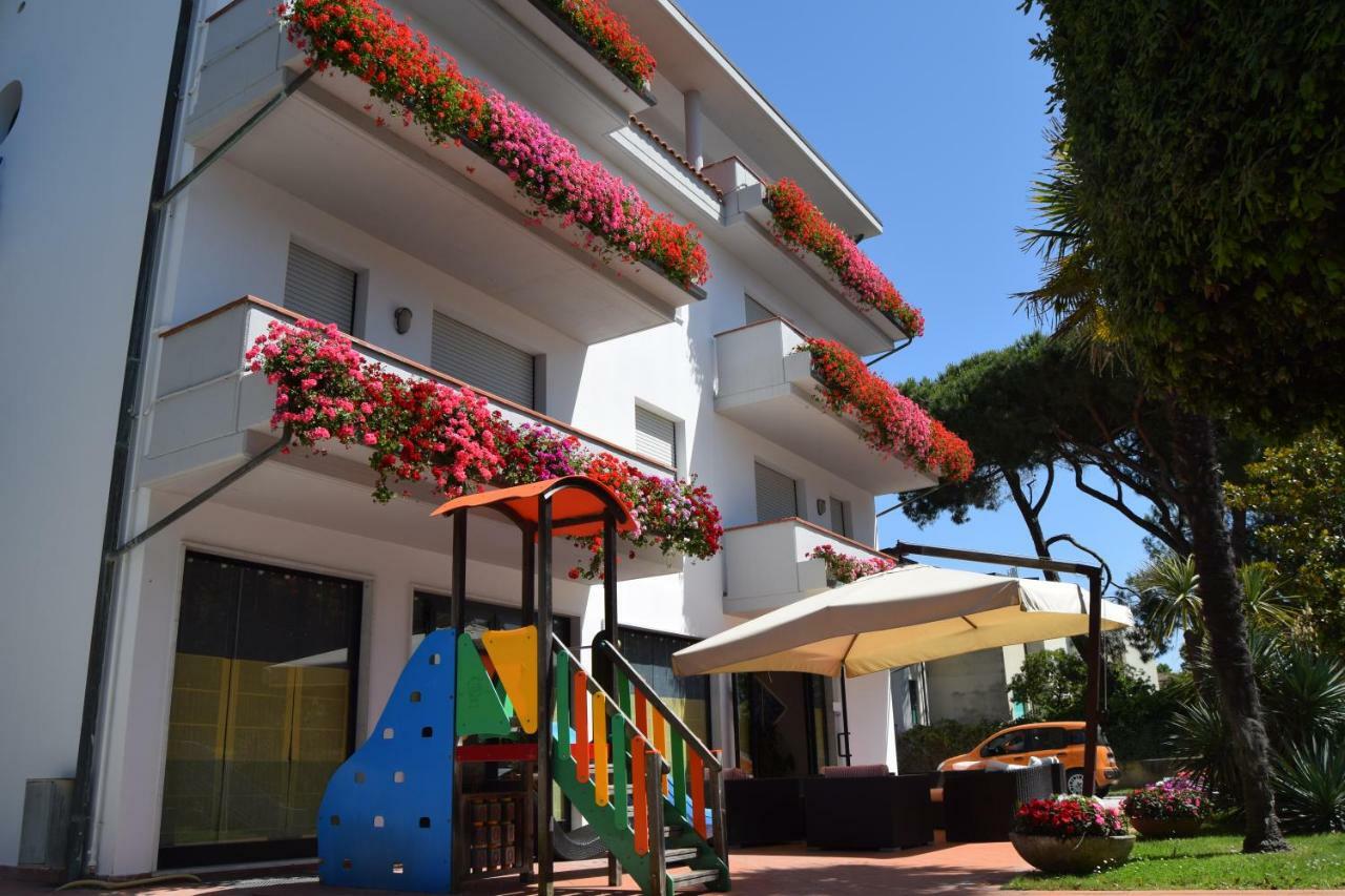 Aparthotel Orchidea Marina Tirrenia Exterior foto