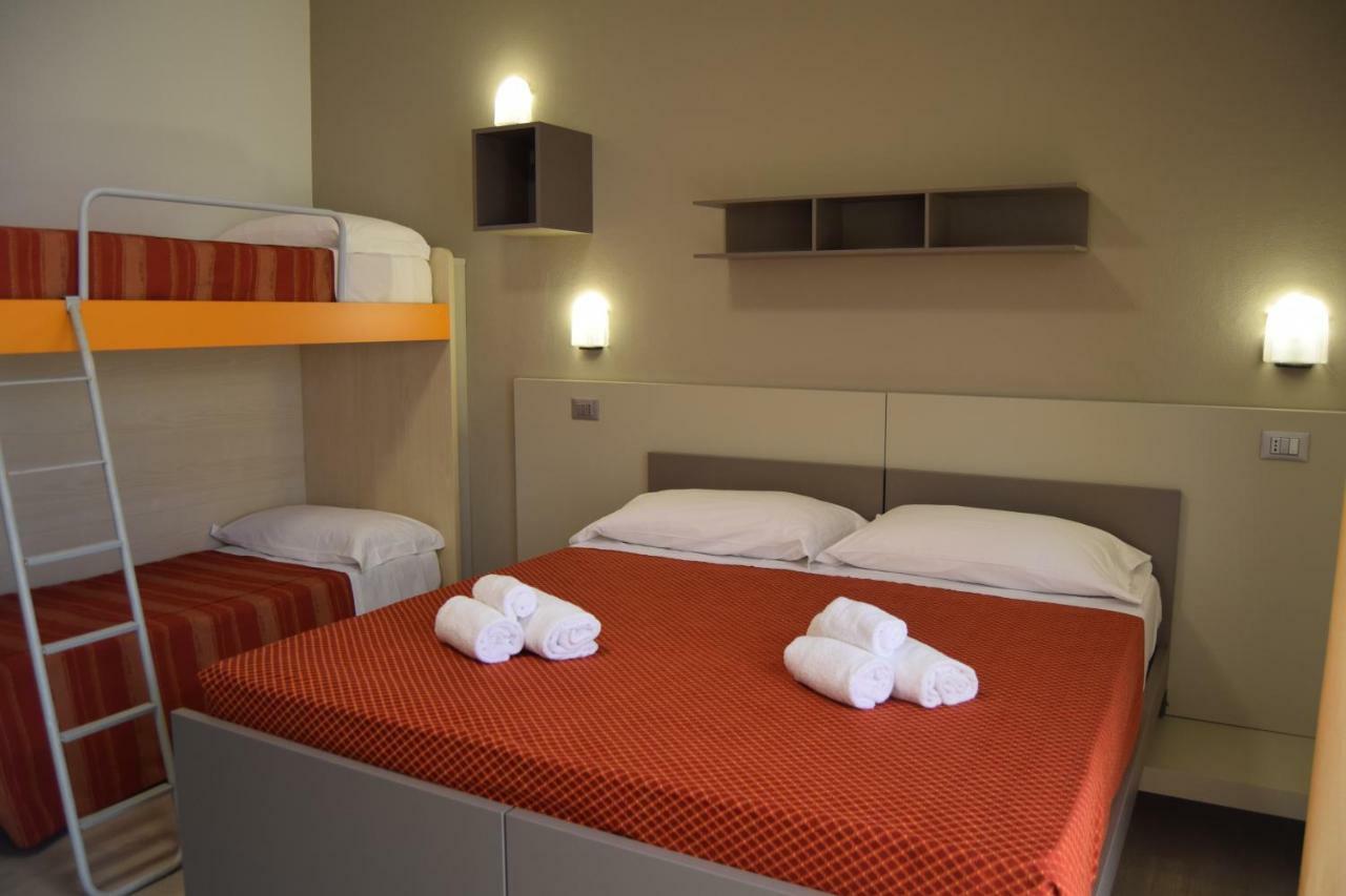 Aparthotel Orchidea Marina Tirrenia Exterior foto