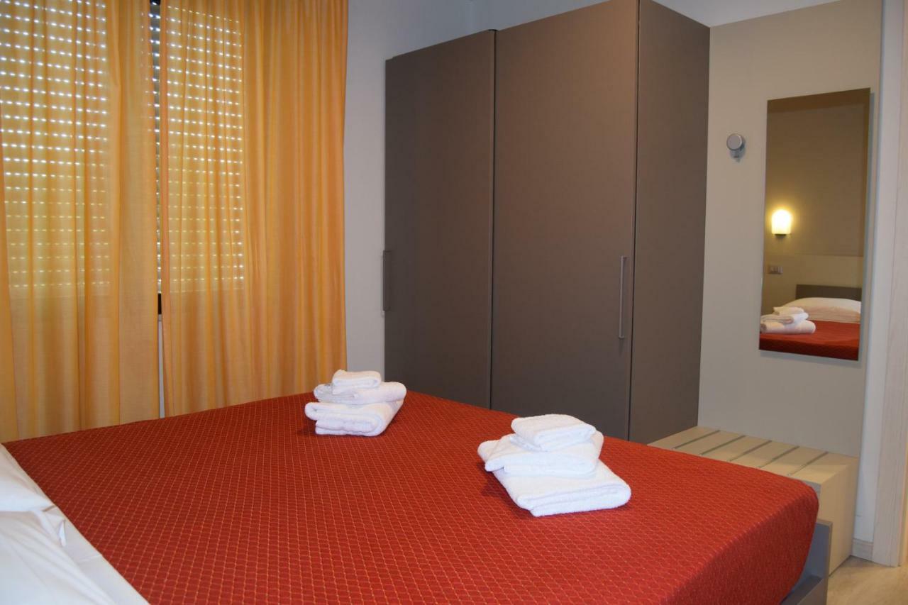Aparthotel Orchidea Marina Tirrenia Exterior foto