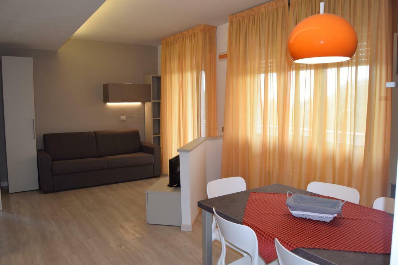 Aparthotel Orchidea Marina Tirrenia Exterior foto